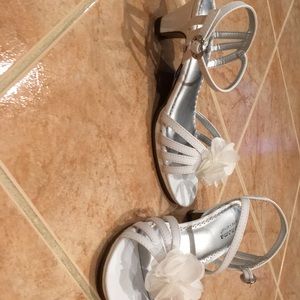 Never been worn. Silver shoe